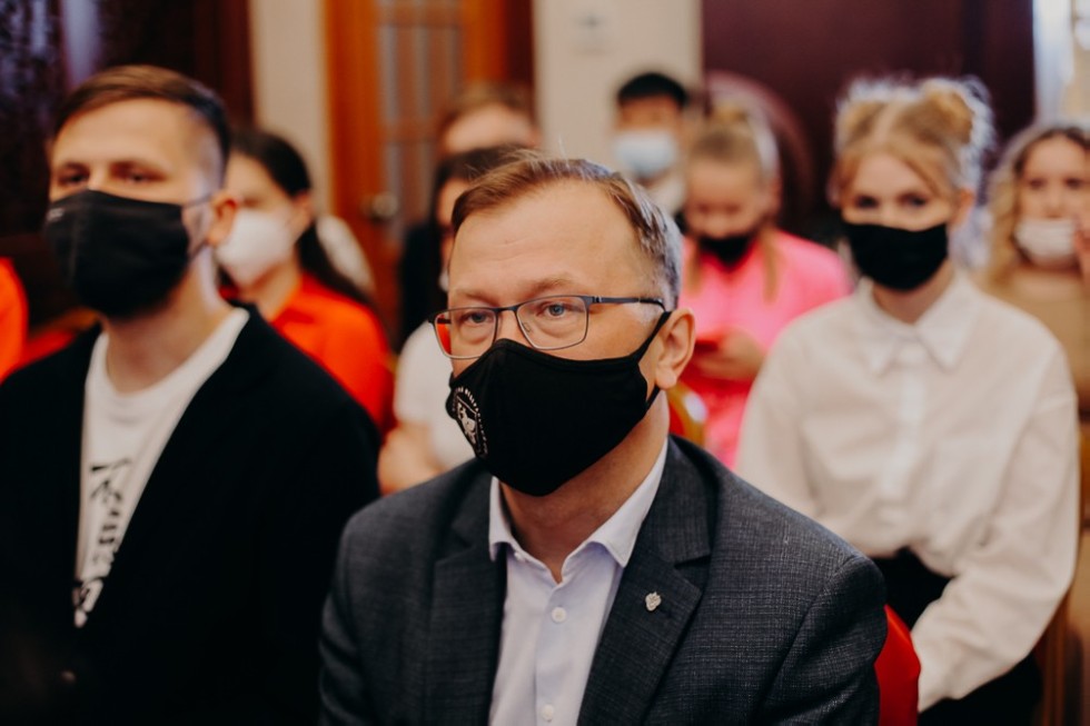 ���� ���������� ����� ������������� � ����������� ����������� ���