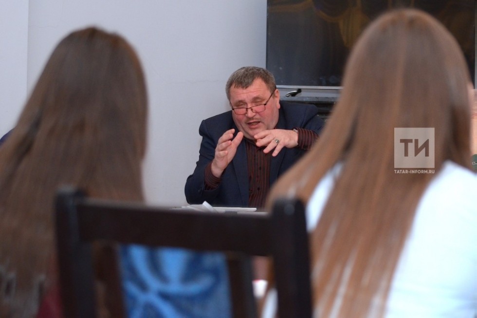 Ркаил Зәйдулла: 'Без гадирәк язганбыз...' Ркаил Зәйдулла: 'Без гадирәк язганбыз...'