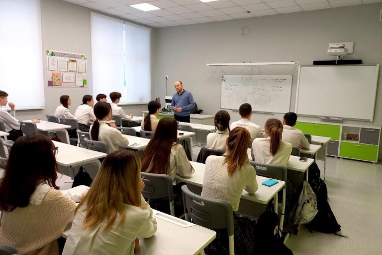 ������ ������� ��������� � ����������� �������� �������� ���������� �� ����������� � ��������������� ��������������� ��������� '������� - �������'.