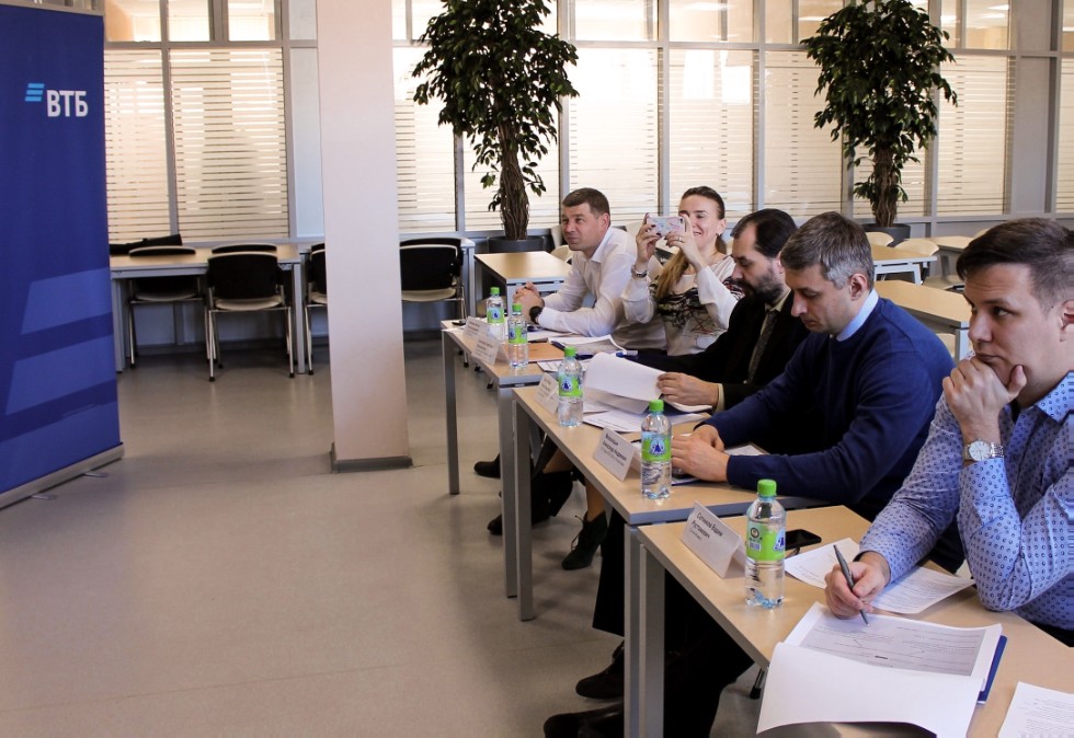 ������ ����� ���������� INVESTCHALLENGE � ������ �������� '��� 100 �����' ��������� '������� �������������'