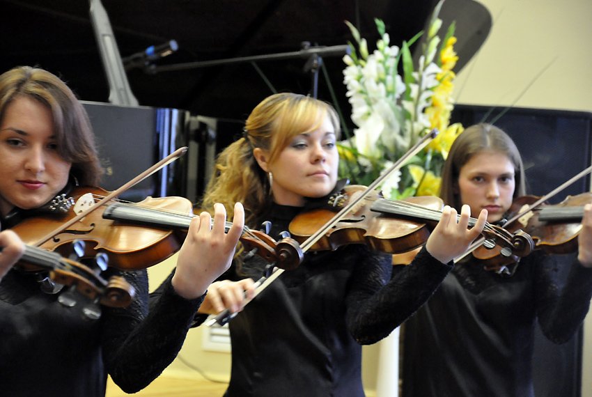 Ансамбль скрипачей отделения искусств ИФИ Ансамбль скрипачей отделения искусств ИФИ