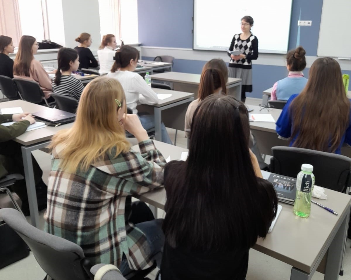 На кафедре русского языка и методики его преподавания Института филологии и межкультурной коммуникации продолжает работу кружок 'Лингва' На кафедре русского языка и методики его преподавания Института филологии и межкультурной коммуникации продолжает работу кружок 'Лингва'