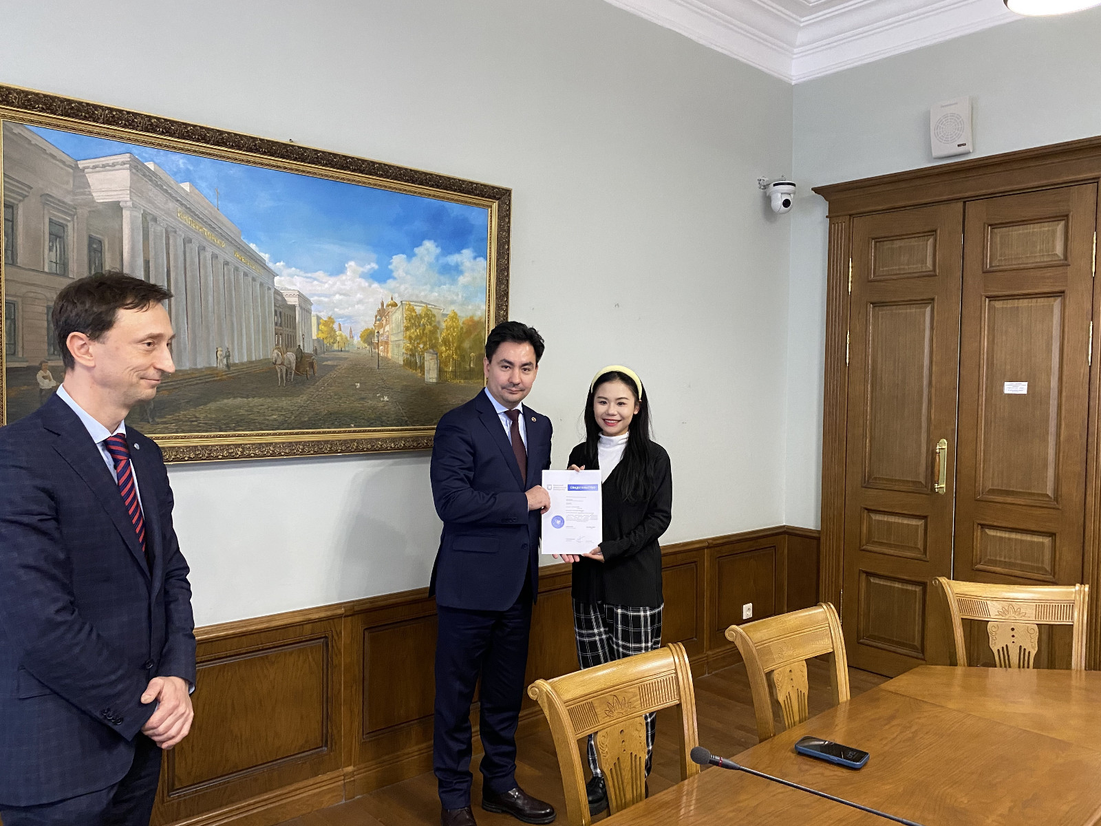 Магистрантам Китайского нефтяного университета (Восточный Китай) вручили документы об освоении программы дополнительного образования по программе Магистрантам Китайского нефтяного университета (Восточный Китай) вручили документы об освоении программы дополнительного образования по программе