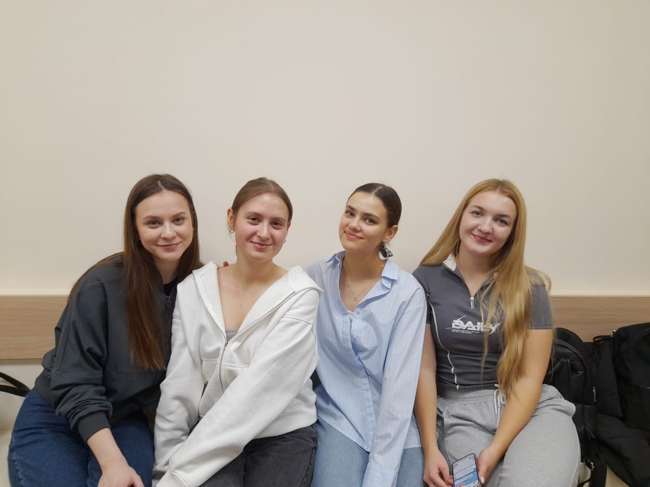 Студенческий театр ИПО 'ТРИУМФ' готовится к выступлению на Конкурсе Студенческий театр ИПО 'ТРИУМФ' готовится к выступлению на Конкурсе