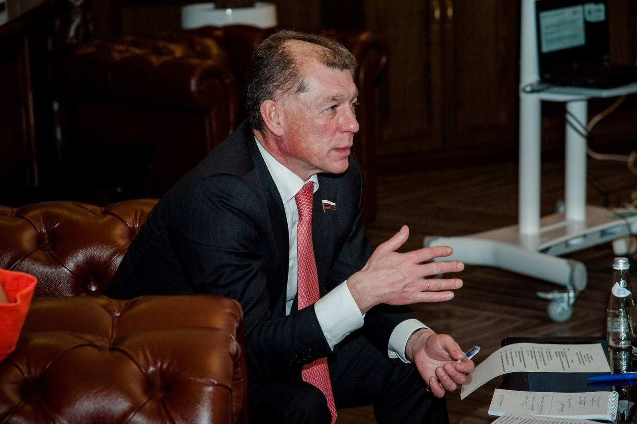 ������� ��������������� ���� �� � ������ � ����