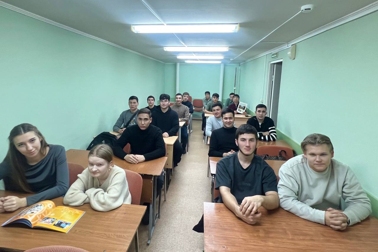 Кураторский час прошел ко Дню рождения института Кураторский час прошел ко Дню рождения института