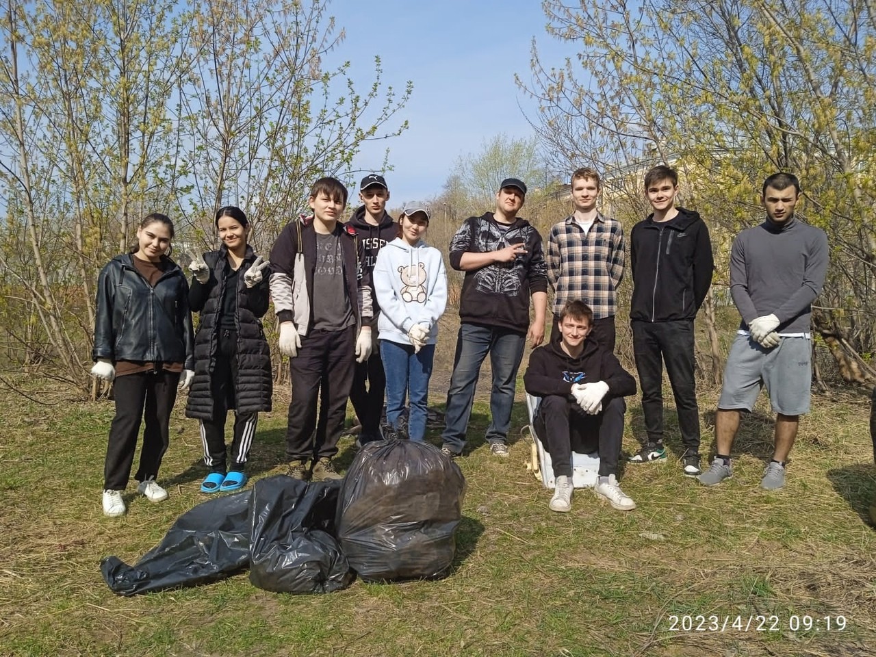 22 апреля прошел масштабный субботник в общежитиях Студенческого городка 22 апреля прошел масштабный субботник в общежитиях Студенческого городка