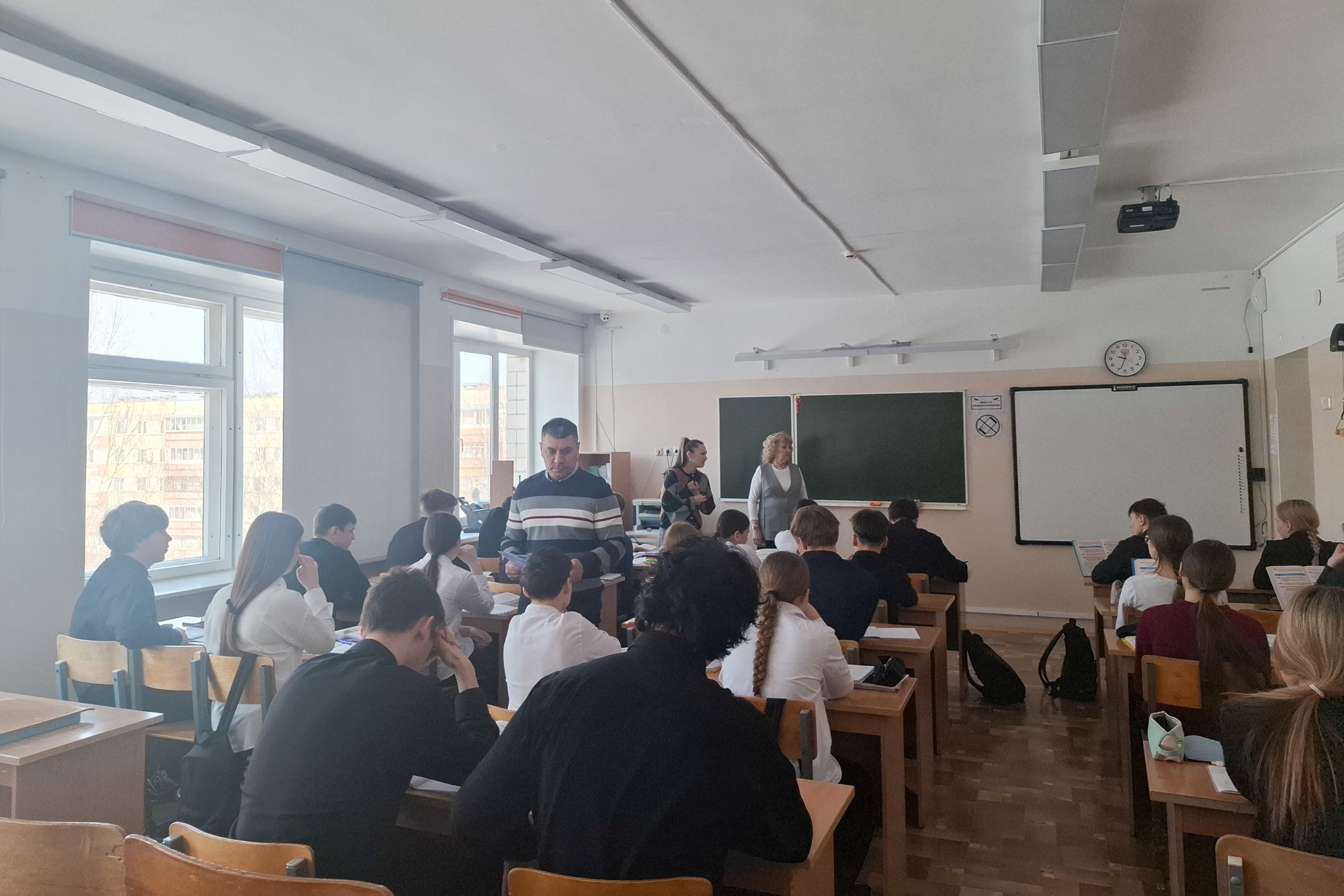 Преподаватели Елабужского института КФУ провели профориентационные встречи в школах и колледже Удмуртии Преподаватели Елабужского института КФУ провели профориентационные встречи в школах и колледже Удмуртии