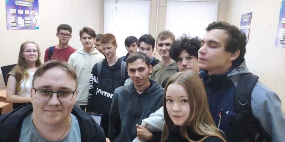 Студенты отделения математики и естественных наук приняли участие в ИТ-диктанте и квесте 'Жизнь в стиле ай-ти', посвященным Дню программиста Студенты отделения математики и естественных наук приняли участие в ИТ-диктанте и квесте 'Жизнь в стиле ай-ти', посвященным Дню программиста