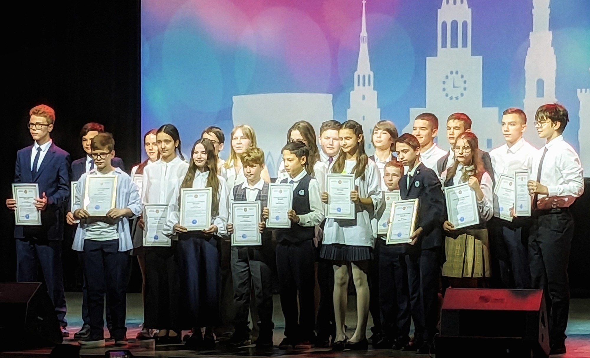 Ученица 'Университетской' школы посетила Церемонию чествования победителей олимпиад в Казани Ученица 'Университетской' школы посетила Церемонию чествования победителей олимпиад в Казани