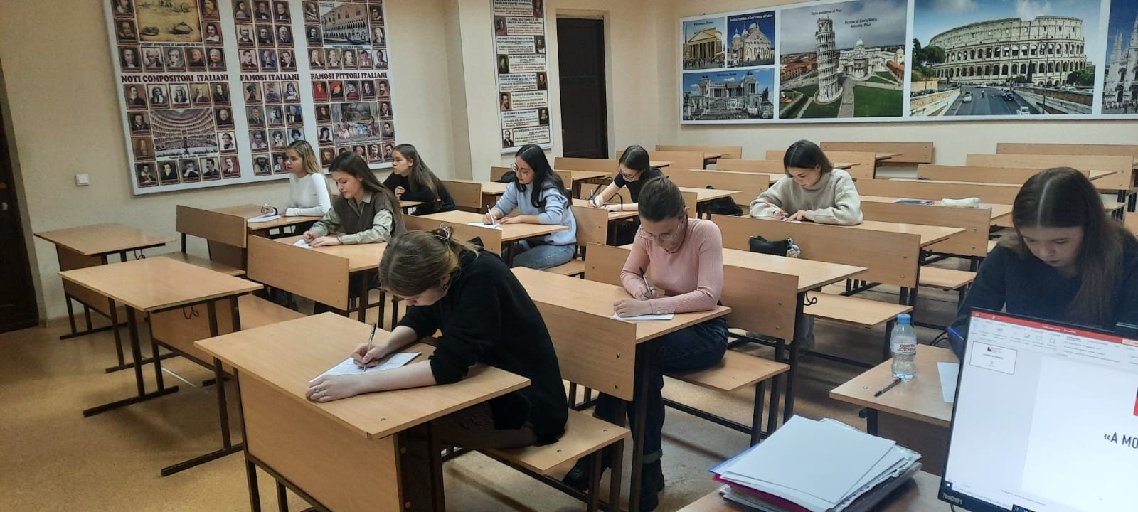 Диктант на четырех языках: Вызов и возможности для лингвистов Диктант на четырех языках: Вызов и возможности для лингвистов