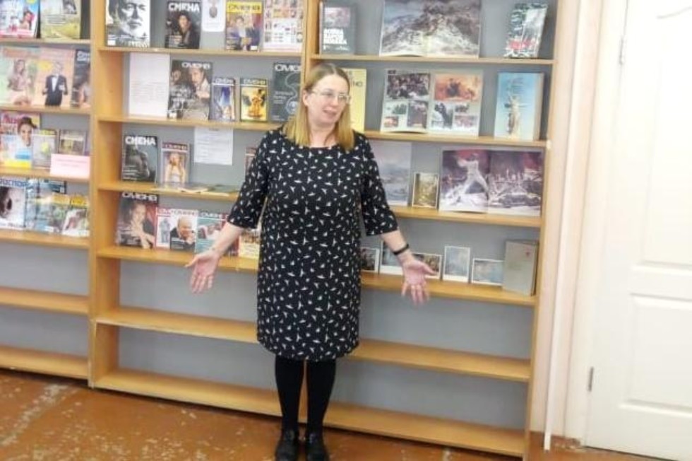 'Этих дней не смолкнет слава...' 'Этих дней не смолкнет слава...'