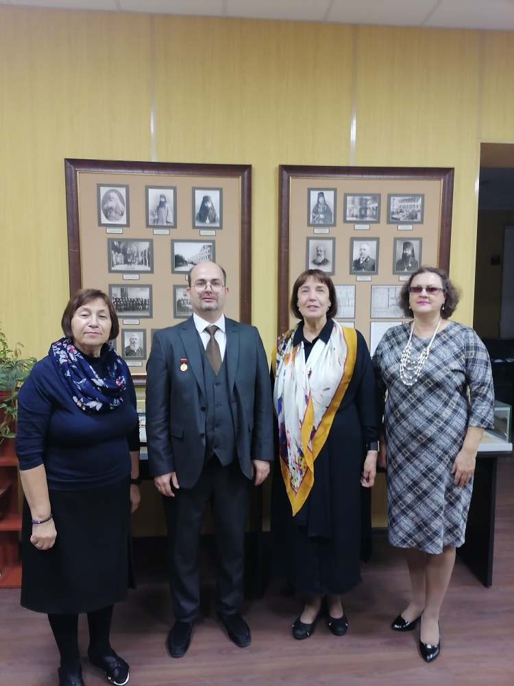 ������ ��� ������ ������� � ����������, ����������� 300-����� ��������� ����������� � ������