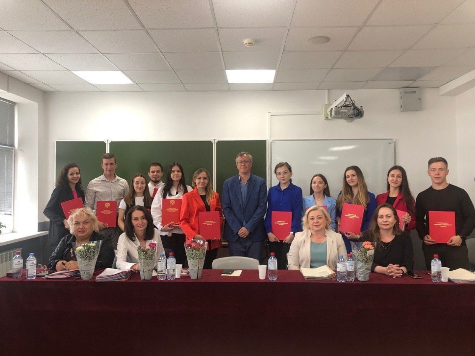 Завершились государственные экзамены и защиты выпускных квалификационных работ бакалавров профиля Завершились государственные экзамены и защиты выпускных квалификационных работ бакалавров профиля