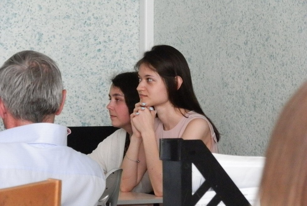 ����� ������� �������������: �������� ? ����������