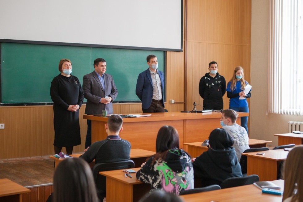 Региональная научная универсиада по экономике для учащихся 10-11 классов общеобразовательных школ, а также гимназий, лицеев, колледжей Региональная научная универсиада по экономике для учащихся 10-11 классов общеобразовательных школ, а также гимназий, лицеев, колледжей