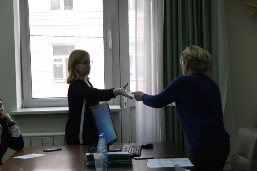 215 �����������