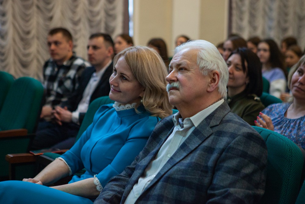 Праздничный концерт '23+8' прошел в Елабужском институте КФУ Праздничный концерт '23+8' прошел в Елабужском институте КФУ