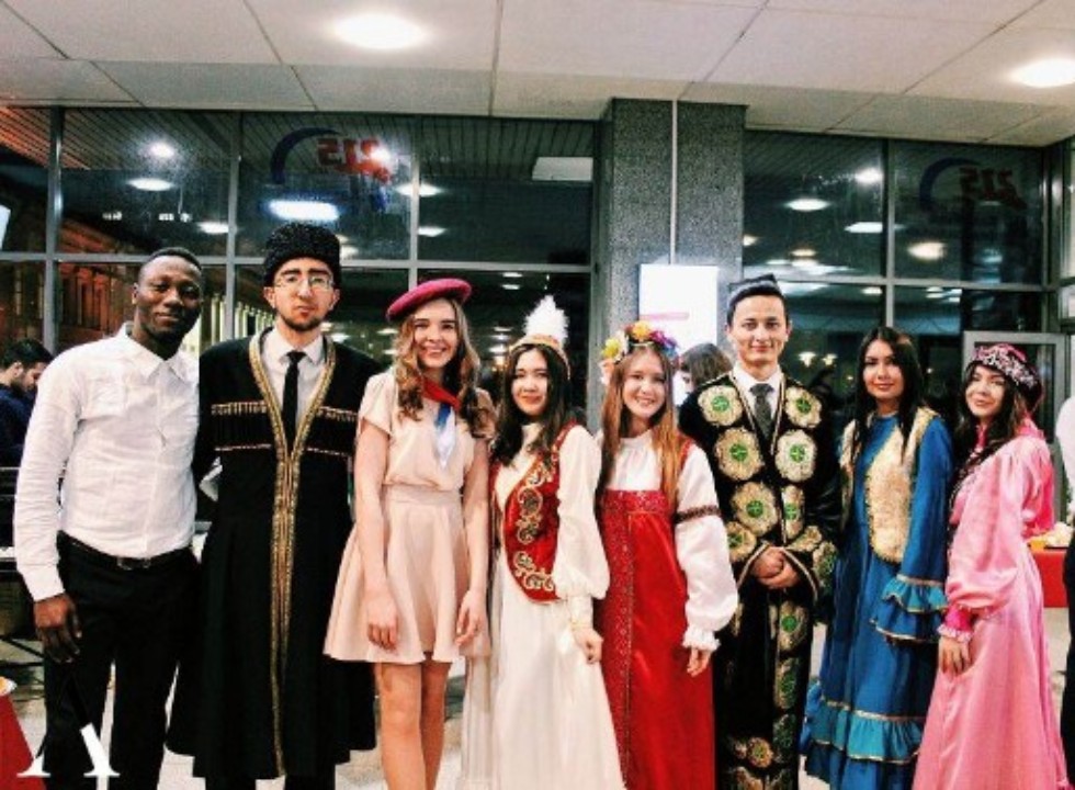 ���������������� ��������� ���  Bonjour, mon cher ami!