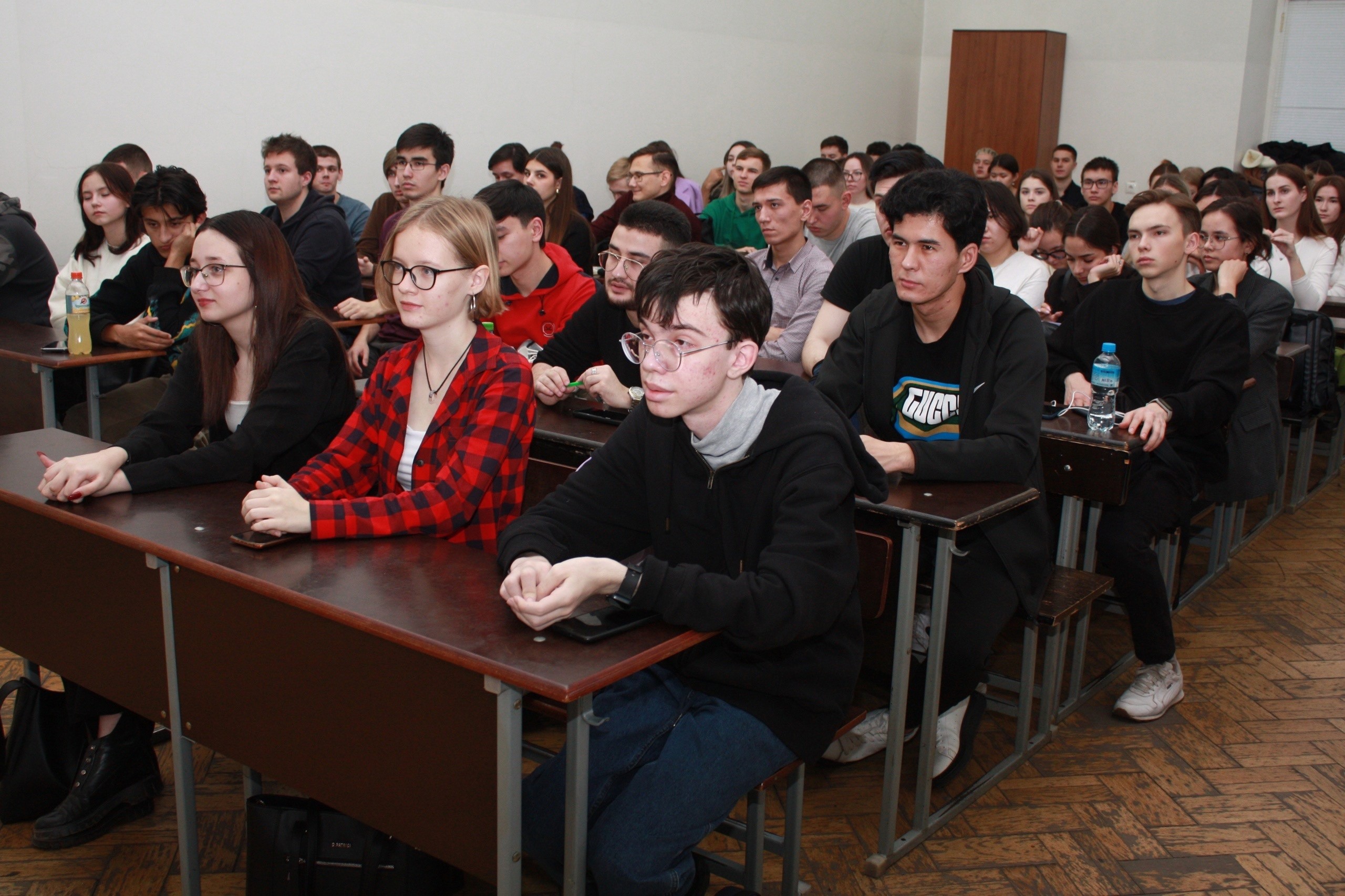 15 ноября 2023 года на Юридическом факультете Казанского федерального университета состоялась бинарная лекция для обучающихся бакалавриата на тему: 'Участие адвоката-защитника на досудебных стадиях уголовного процесса России' 15 ноября 2023 года на Юридическом факультете Казанского федерального университета состоялась бинарная лекция для обучающихся бакалавриата на тему: 'Участие адвоката-защитника на досудебных стадиях уголовного процесса России'