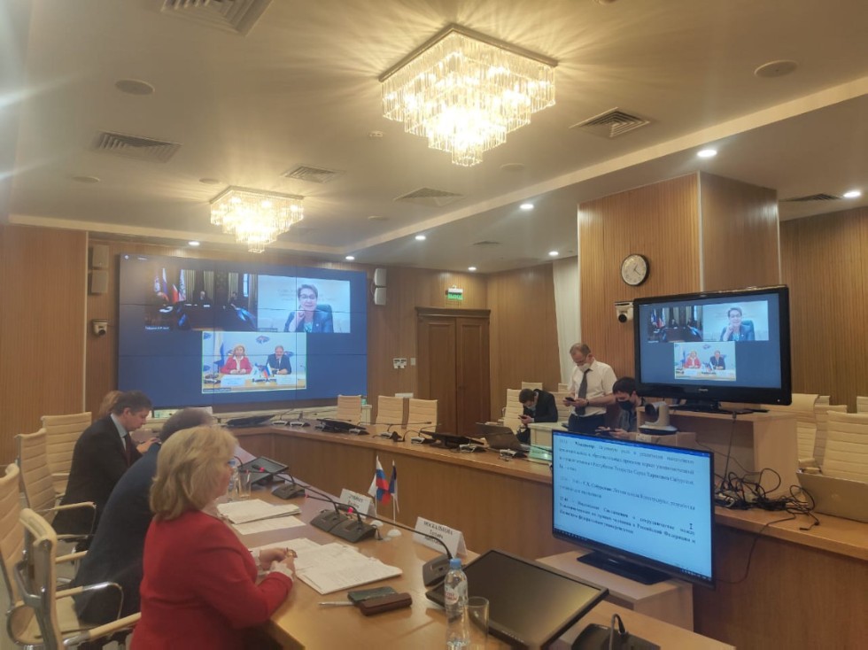 В КФУ подписали Соглашение о сотрудничестве с Уполномоченным по правам человека в РФ В КФУ подписали Соглашение о сотрудничестве с Уполномоченным по правам человека в РФ