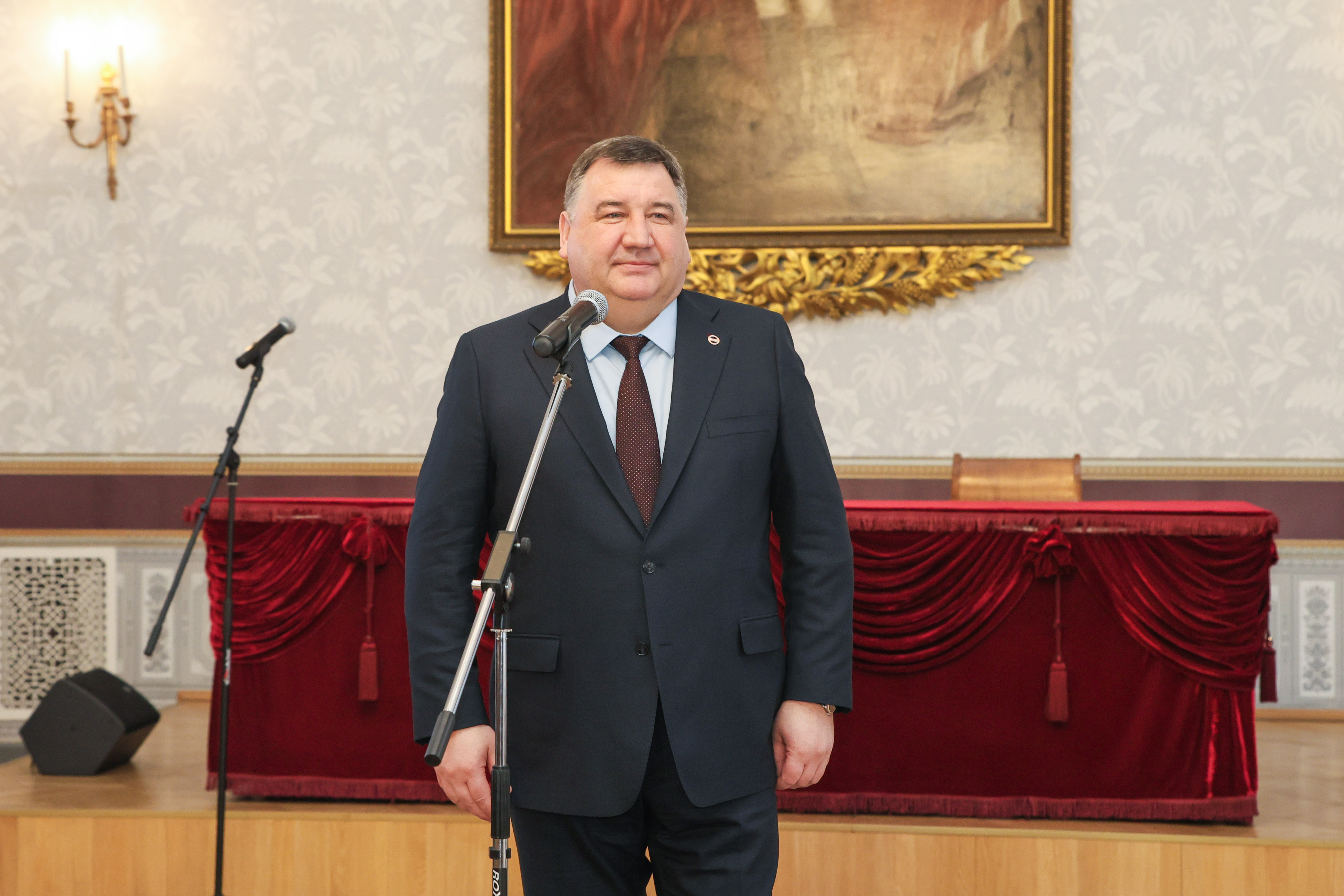 Ректор КФУ Ленар Сафин: 'Женщины приносят в этот мир гармонию, нежность, красоту и самое сильное, чистое, бескорыстное чувство ? безусловную материнскую любовь' Ректор КФУ Ленар Сафин: 'Женщины приносят в этот мир гармонию, нежность, красоту и самое сильное, чистое, бескорыстное чувство ? безусловную материнскую любовь'