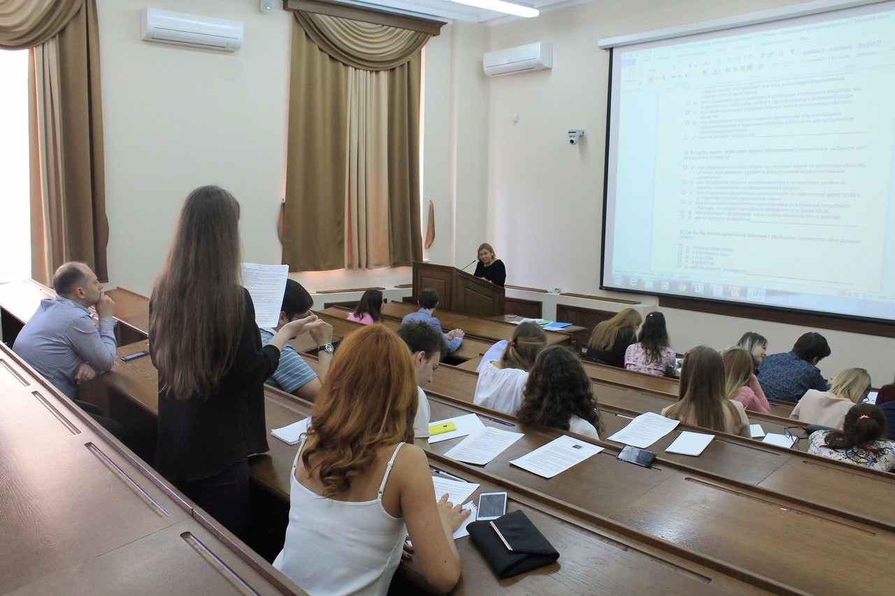 C 19 по 24 июня 2017 года на базе кафедры международного и европейского права юридического факультета КФУ прошла международная междисциплинарная летняя школа ? европейский молодежный форум 'К 60-летию Римских договоров: история и современные вызовы' в рамках мероприятий Центра превосходства Жана Монне в области европейских исследований VOICES+. C 19 по 24 июня 2017 года на базе кафедры международного и европейского права юридического факультета КФУ прошла международная междисциплинарная летняя школа ? европейский молодежный форум 'К 60-летию Римских договоров: история и современные вызовы' в рамках мероприятий Центра превосходства Жана Монне в области европейских исследований VOICES+.