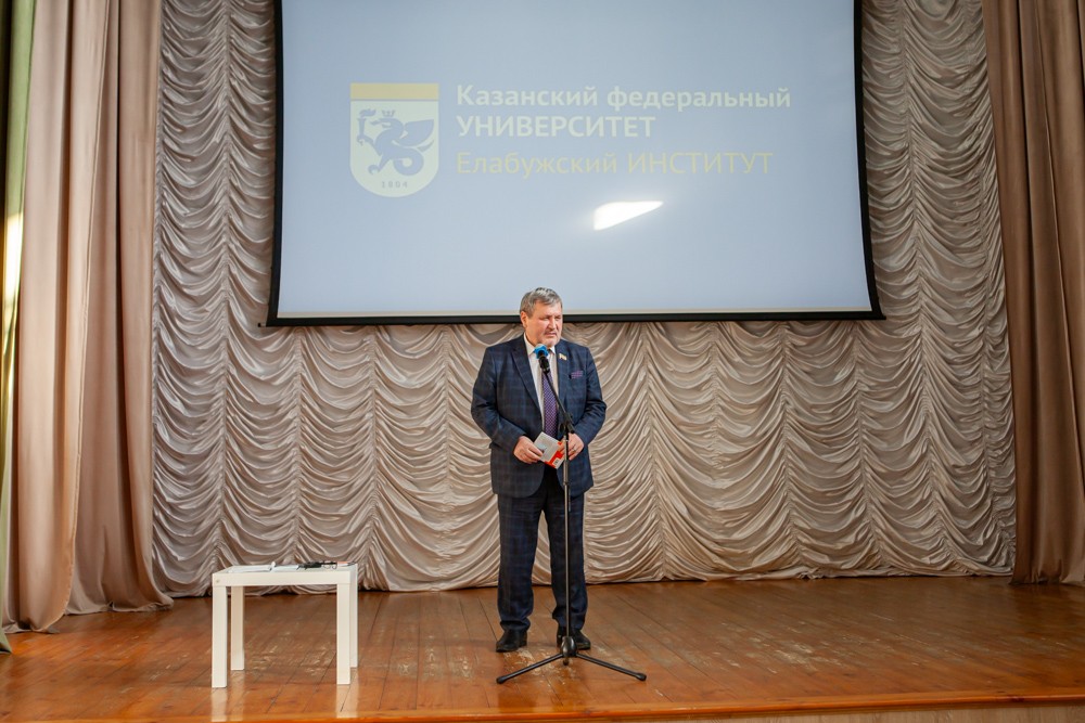 В Елабужском институте прошла литературная встреча с членами Союза писателей Республики Татарстан В Елабужском институте прошла литературная встреча с членами Союза писателей Республики Татарстан