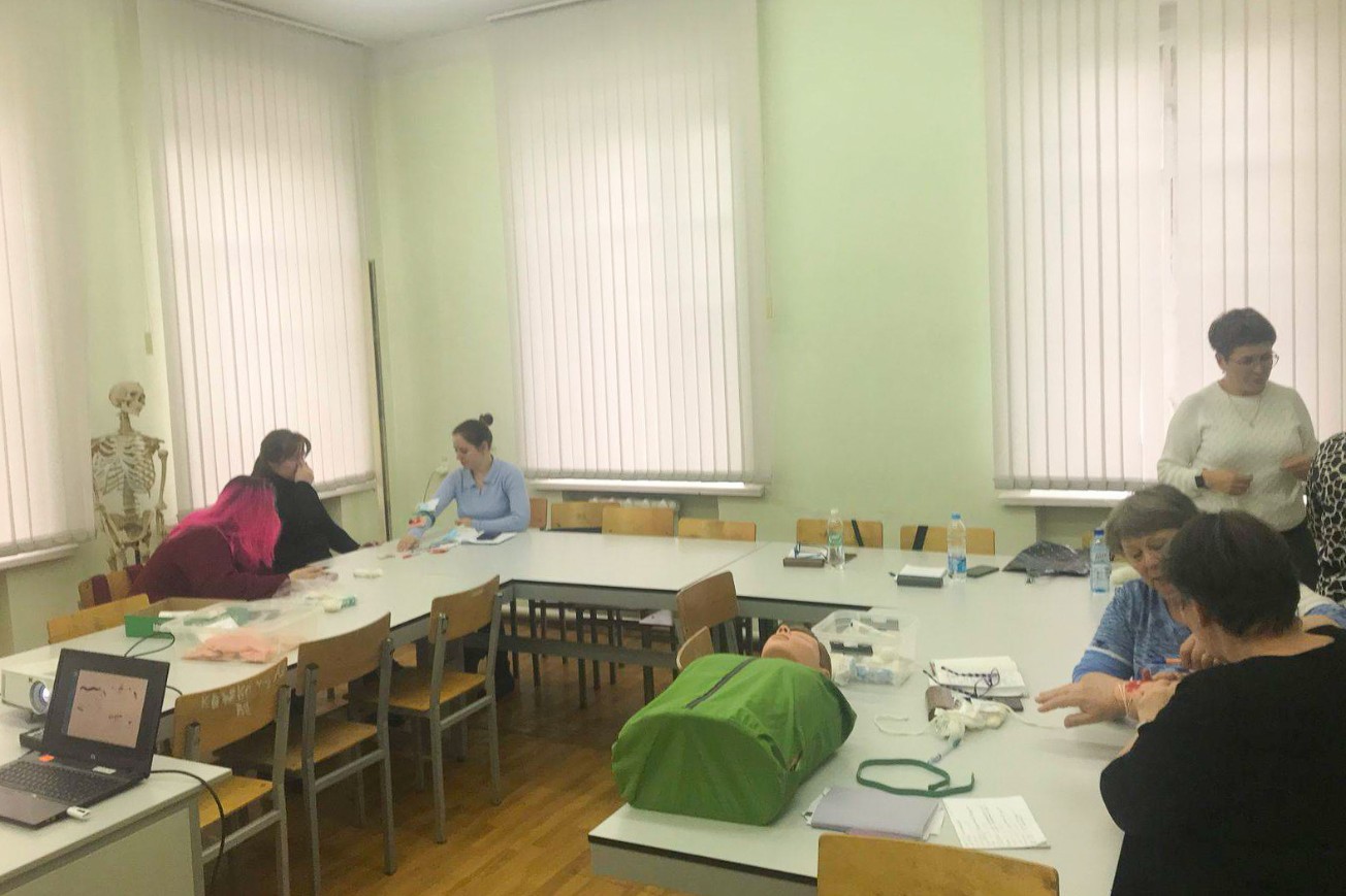 В Елабужском институте КФУ закончились курсы повышения квалификации для учителей по программе 'Формирующее оценивание учебных достижений обучающихся на уроке по ФГОС: методы и инструменты' (куратор канд. пед. наук, доцент Бочкарева Т.Н.). В Елабужском институте КФУ закончились курсы повышения квалификации для учителей по программе 'Формирующее оценивание учебных достижений обучающихся на уроке по ФГОС: методы и инструменты' (куратор канд. пед. наук, доцент Бочкарева Т.Н.).