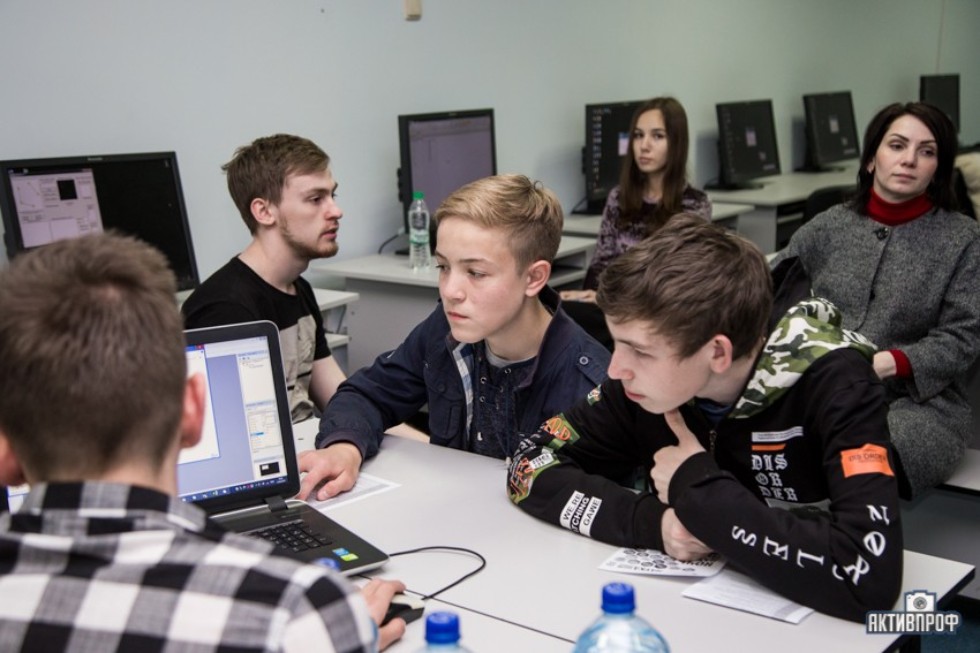 В Набережночелнинском институте КФУ состоялось открытие Фестиваля 'Ночь науки' В Набережночелнинском институте КФУ состоялось открытие Фестиваля 'Ночь науки'