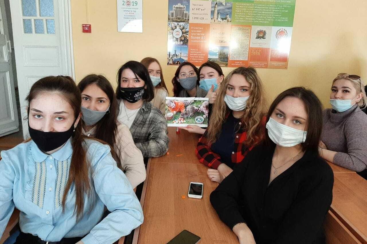 Wir feiern Ostern! Wir feiern Ostern!