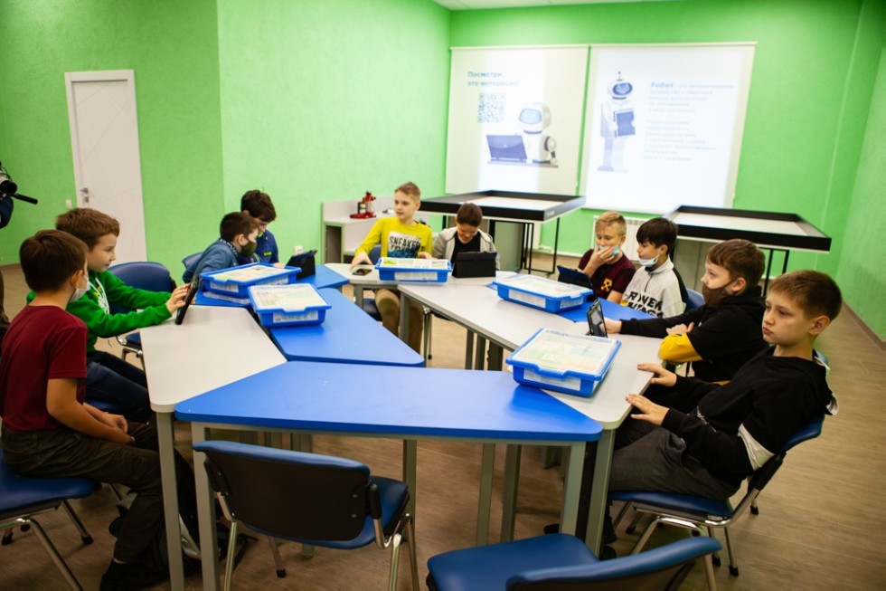 ����������