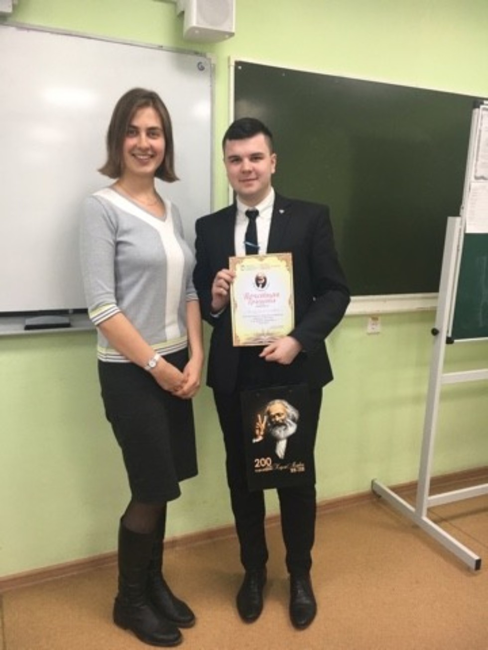 � ������ ������ ������������ �����, 13 ������ ������� ������������� ������ ������� ��� ����������� ����������� 200-����� �� ��� �������� ����� ������.