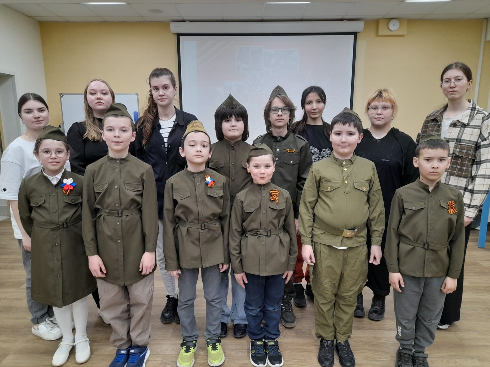 В детском театре Казанского федерального университета 'Радуга' проходят репетиции спектакля о Великой Отечественной войне В детском театре Казанского федерального университета 'Радуга' проходят репетиции спектакля о Великой Отечественной войне