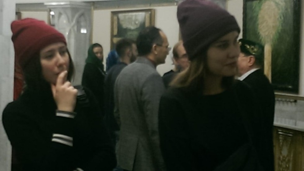 Студенты кафедры дизайна и национальных искусств посетили выставку Е.М.Хайлова 'Сопричастность' Студенты кафедры дизайна и национальных искусств посетили выставку Е.М.Хайлова 'Сопричастность'