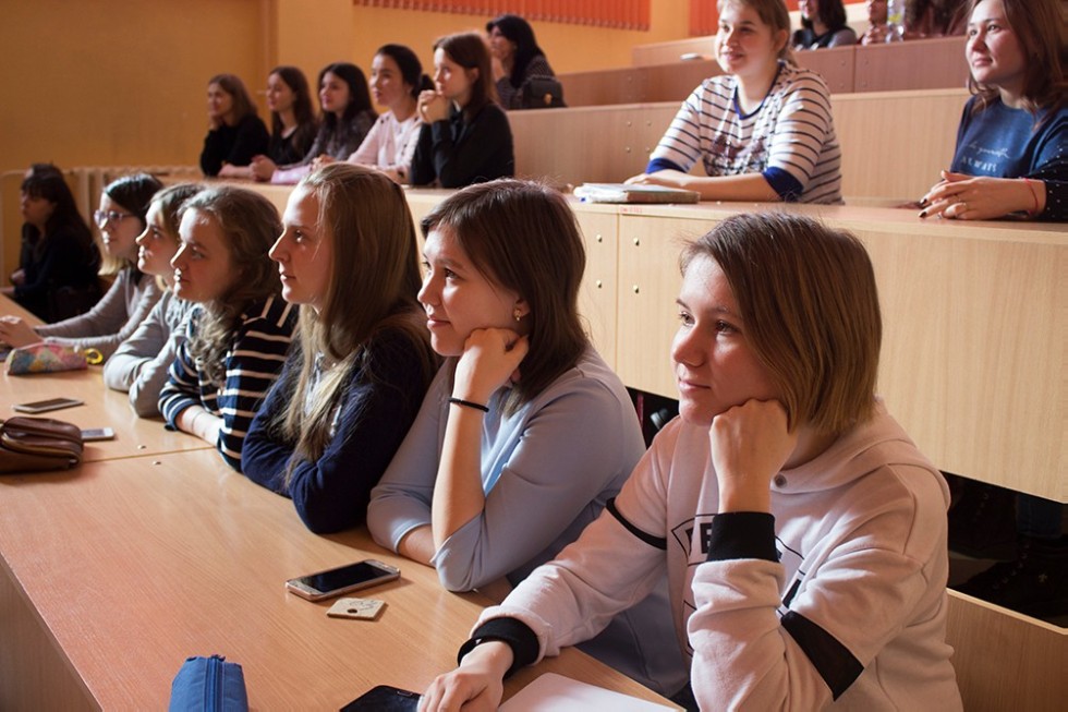 Лев Толстой 'против течения': нравственные уроки творчества писателя обсудили в Елабужском институте КФУ Лев Толстой 'против течения': нравственные уроки творчества писателя обсудили в Елабужском институте КФУ