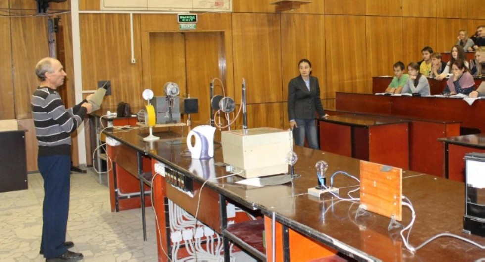 Demonstration cabinet Demonstration cabinet