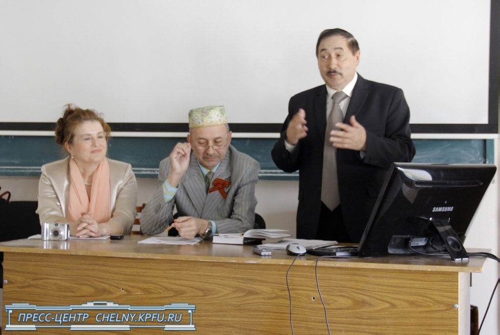 Факил Сафин: 'Научитесь красиво читать!' Факил Сафин: 'Научитесь красиво читать!'