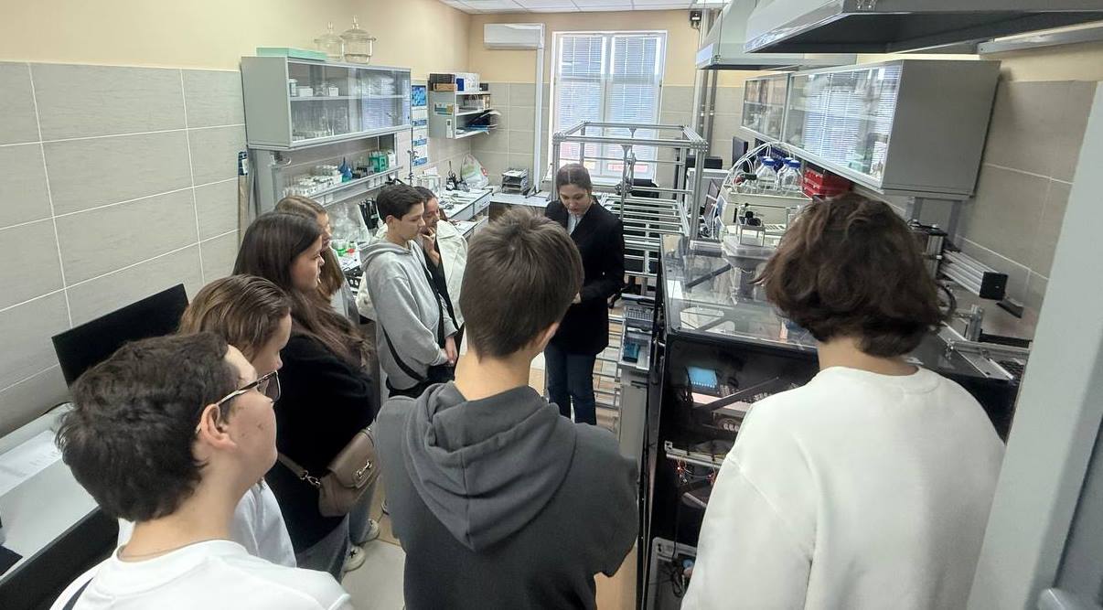 День открытых дверей в Химическом институте им. А.М. Бутлерова КФУ День открытых дверей в Химическом институте им. А.М. Бутлерова КФУ