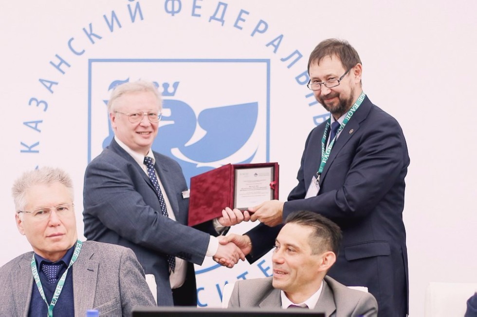 КФУ объединил ведущих специалистов и ученых в области горизонтального бурения КФУ объединил ведущих специалистов и ученых в области горизонтального бурения