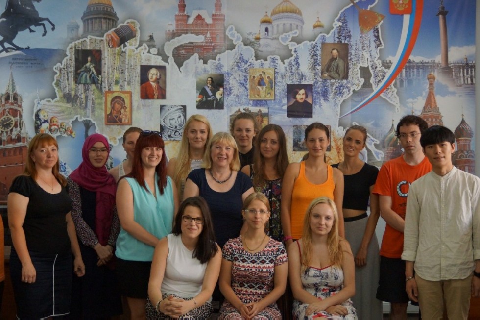 КРАТКОСРОЧНЫЕ ПРОГРАММЫ ПО РУССКОМУ ЯЗЫКУ (КАК ИНОСТРАННОМУ) КРАТКОСРОЧНЫЕ ПРОГРАММЫ ПО РУССКОМУ ЯЗЫКУ (КАК ИНОСТРАННОМУ)