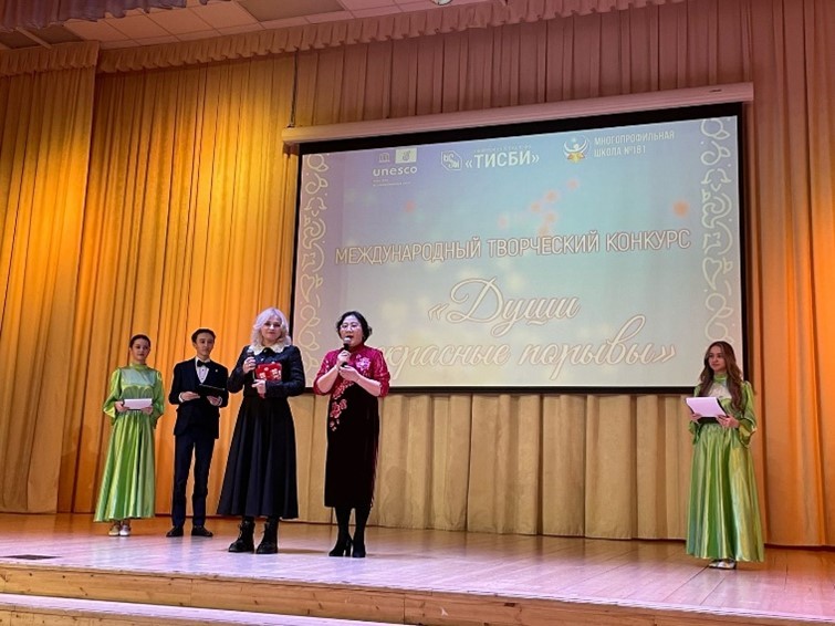 Директоры Института Конфуция посетили 'Многопрофильную школа №181' Директоры Института Конфуция посетили 'Многопрофильную школа №181'