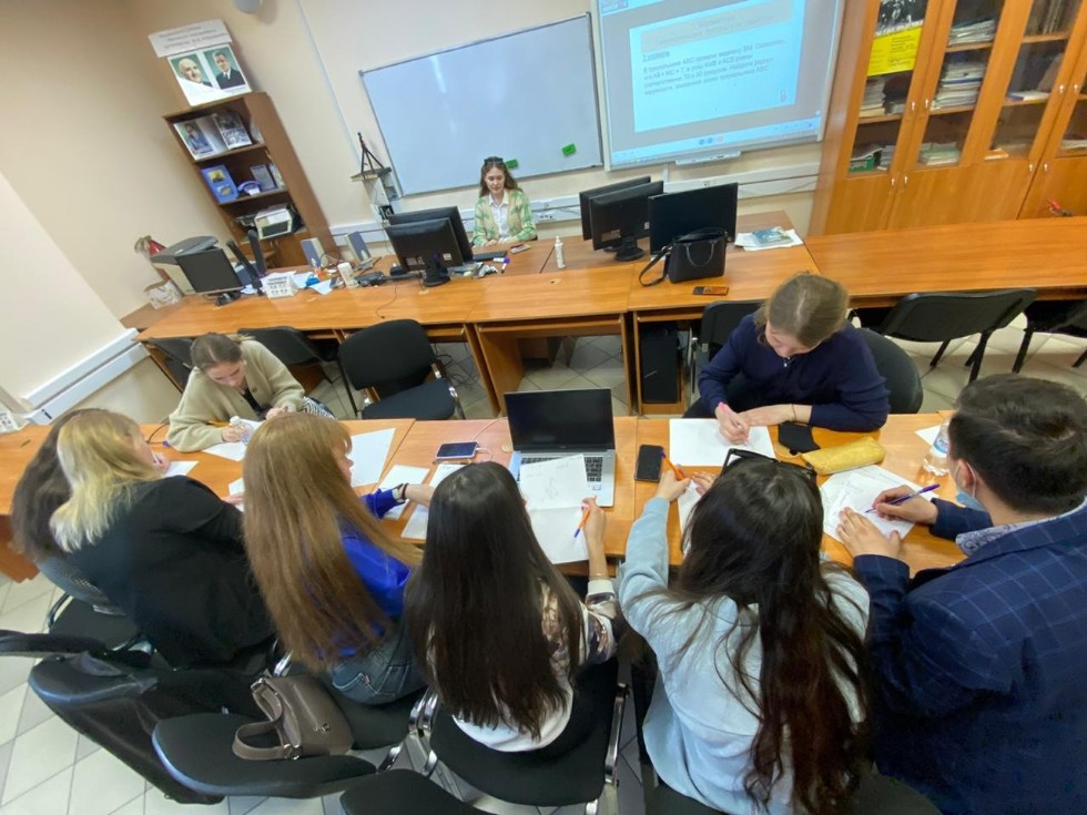 Участие студентов ИММ в международном межвузовском методико-математическом мероприятии Участие студентов ИММ в международном межвузовском методико-математическом мероприятии