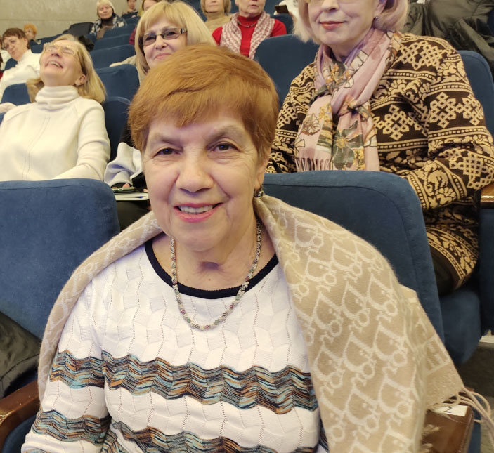 Студенты серебряного возраста продолжают знакомство с историей Казани Студенты серебряного возраста продолжают знакомство с историей Казани