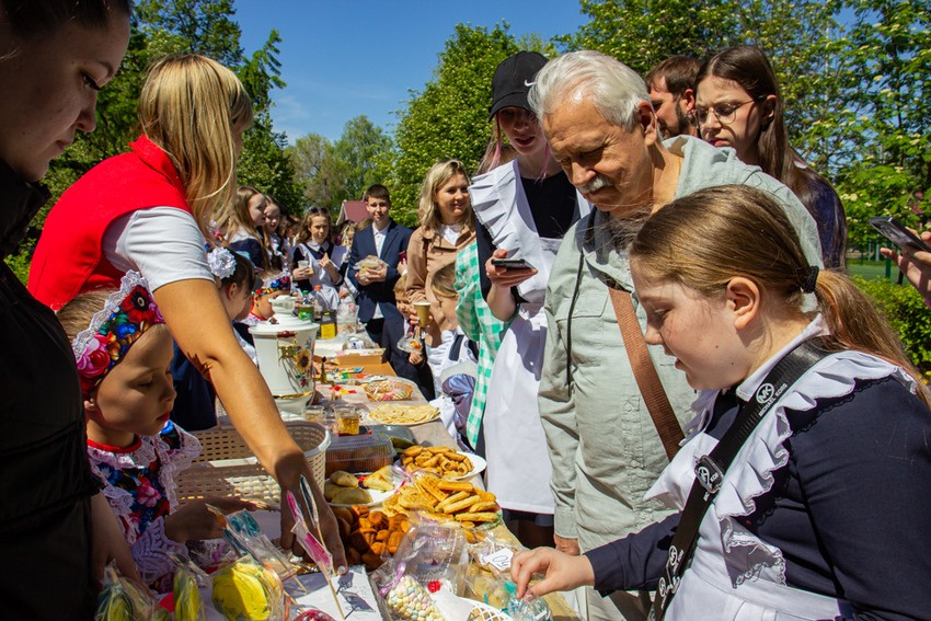 Ярмарка 'Добрый университет' прошла в Елабужском институте КФУ Ярмарка 'Добрый университет' прошла в Елабужском институте КФУ