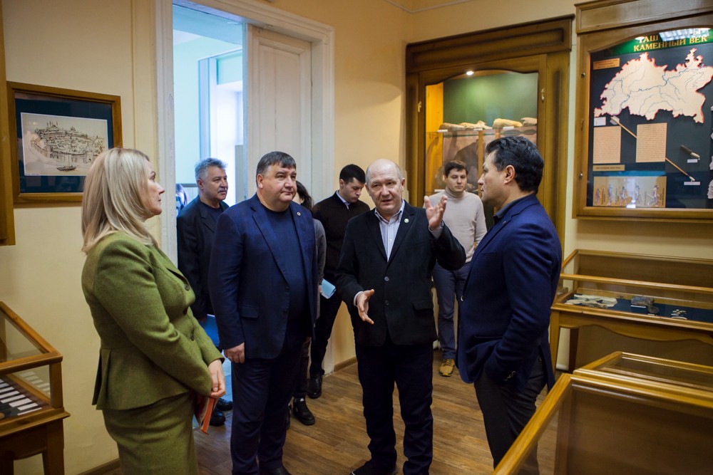 Ректор Казанского федерального университета Ленар Сафин посетил Елабужский институт