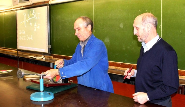 Demonstration cabinet ,Department of General Physics, demonstration room, experiments in physics, physical demonstration experiment