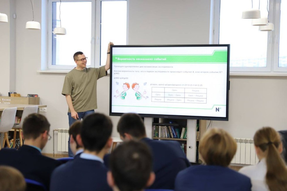 В рамках научного визита в НОМЦ ПФО Насыбуллов Тимур Ринатович прочитал научно-популярные лекции для школьников