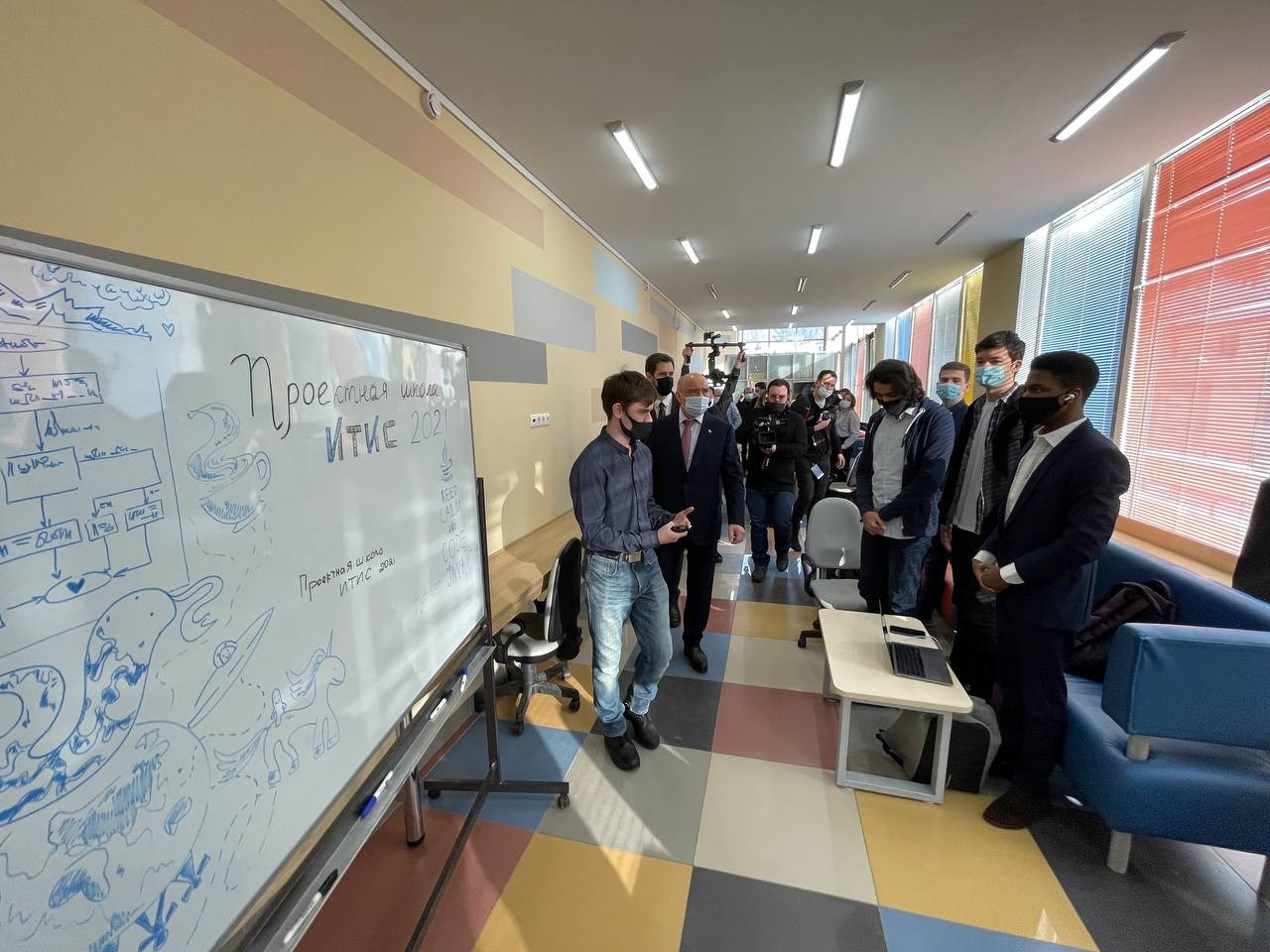 Симулятор мигрени, библиотека движений робота, новая игра для инженеров буровых установок и многое другое. ИТИС представил свои проекты на Дне науки. Симулятор мигрени, библиотека движений робота, новая игра для инженеров буровых установок и многое другое. ИТИС представил свои проекты на Дне науки.