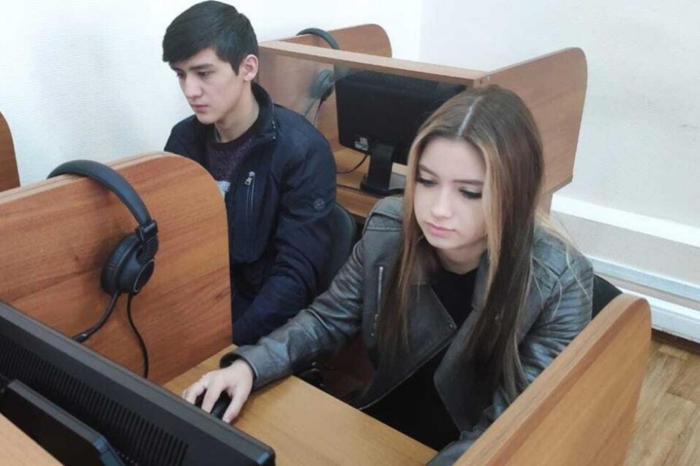 Студенты отделения математики и естественных наук приняли участие в ИТ-диктанте и квесте 'Жизнь в стиле ай-ти', посвященным Дню программиста Студенты отделения математики и естественных наук приняли участие в ИТ-диктанте и квесте 'Жизнь в стиле ай-ти', посвященным Дню программиста